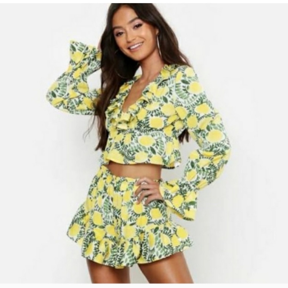 Boohoo lemon print shorts set